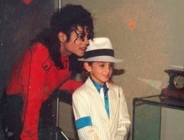 «LEAVING NEVERLAND»: Ένα εκρηκτικό ντοκιμαντέρ για τον Μάικλ Τζάκσον – Πώς είχε μετατρέψει το σπίτι του (βίντεο)